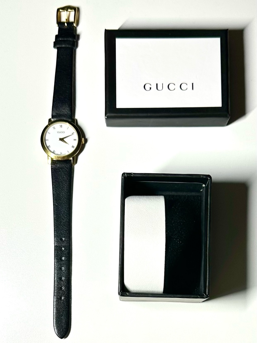 💯% Authentic Gucci Vintage 2200L Ladies’ Watch With Classic Leather Strap